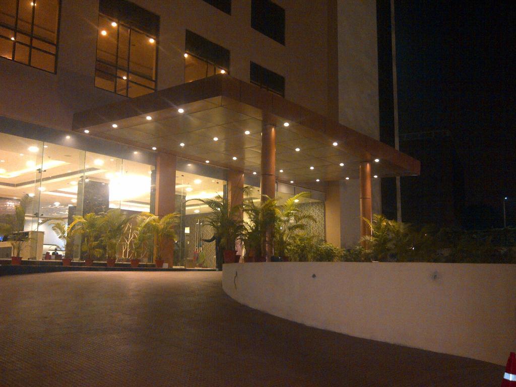 라마다 바이 윈덤 잠셰드푸르 호텔 외부 사진